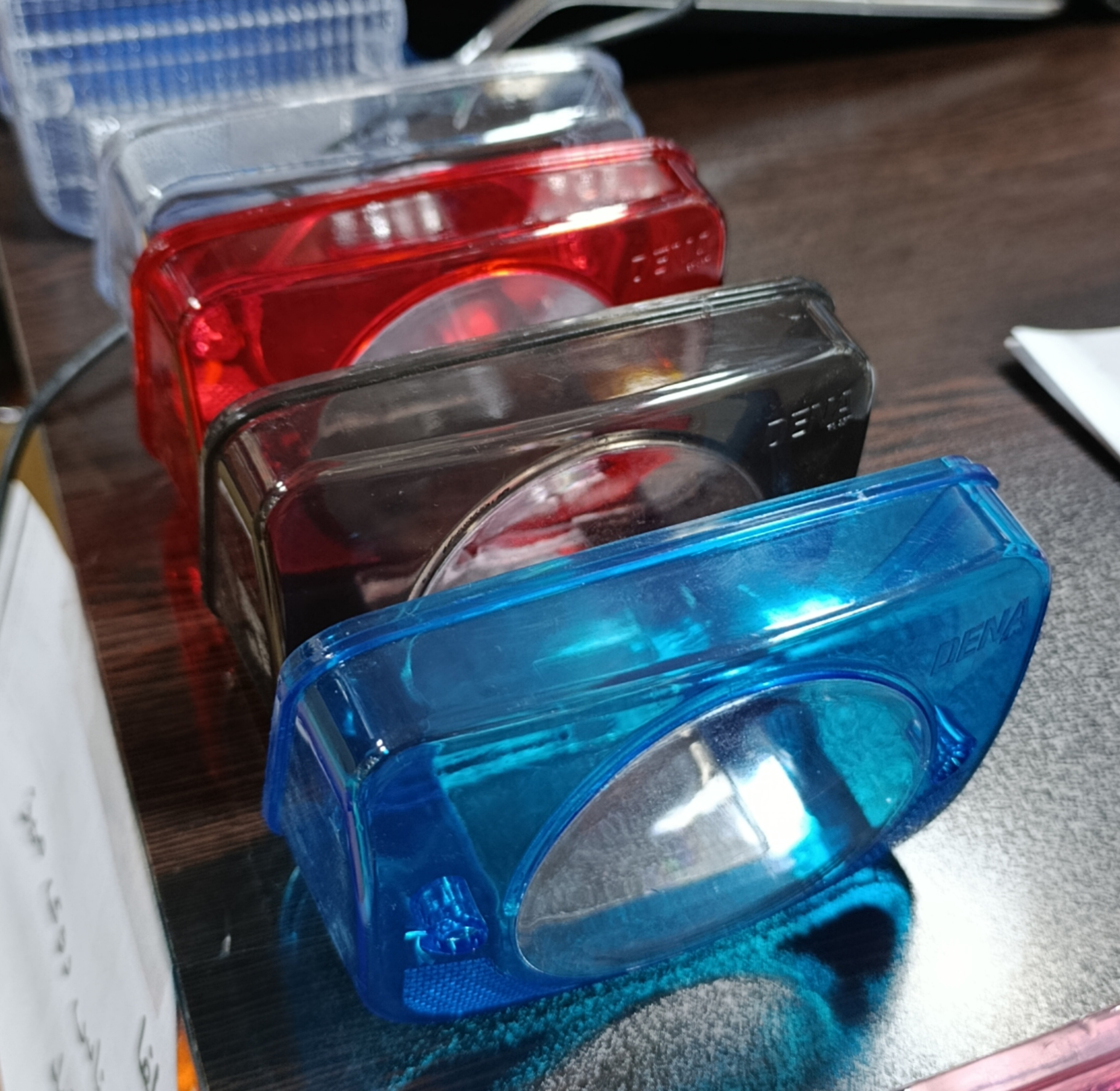 شیشه خطر عقب رنگی پروازی