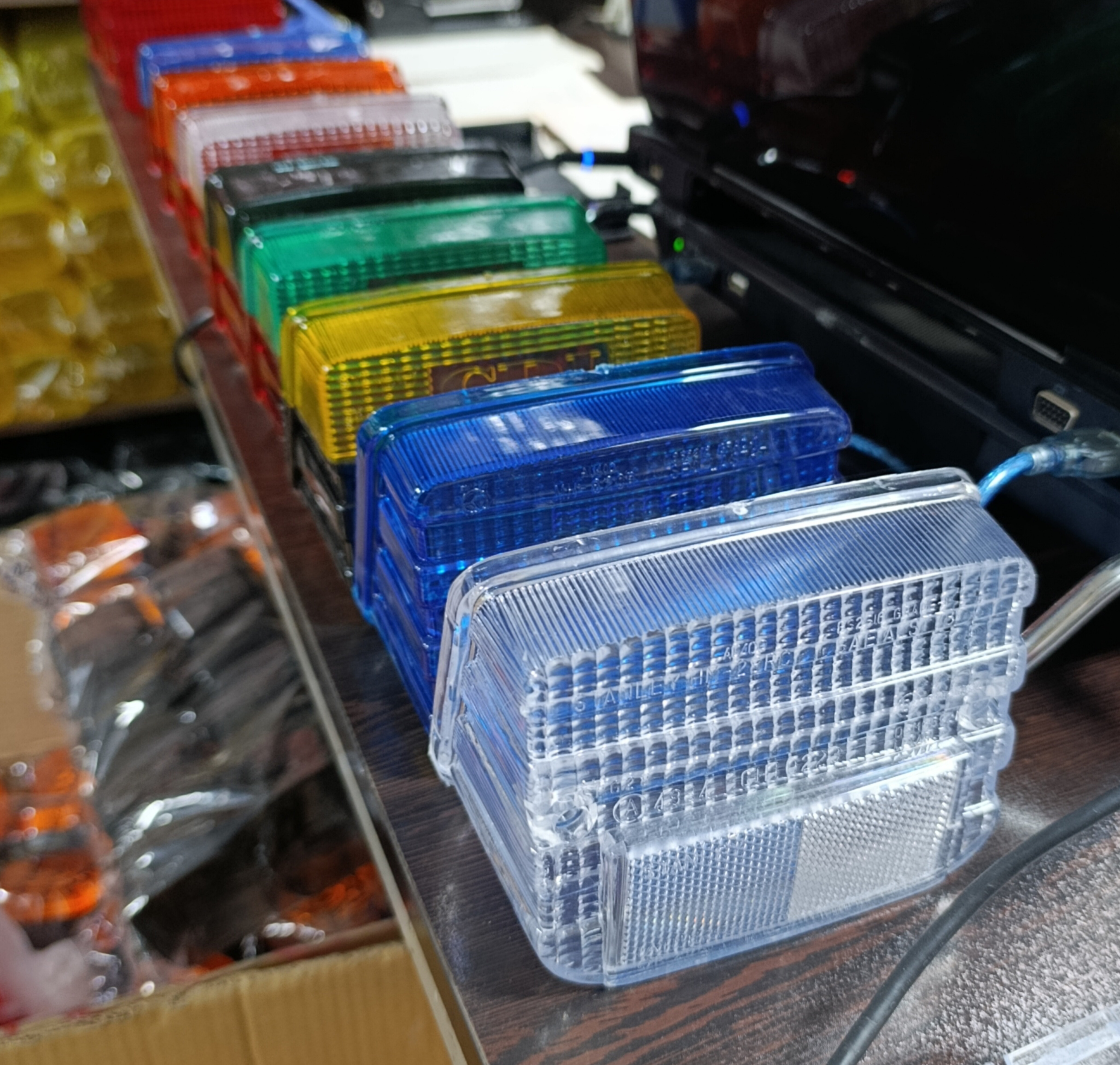 شیشه خطر عقب هوندا رنگ مشکی